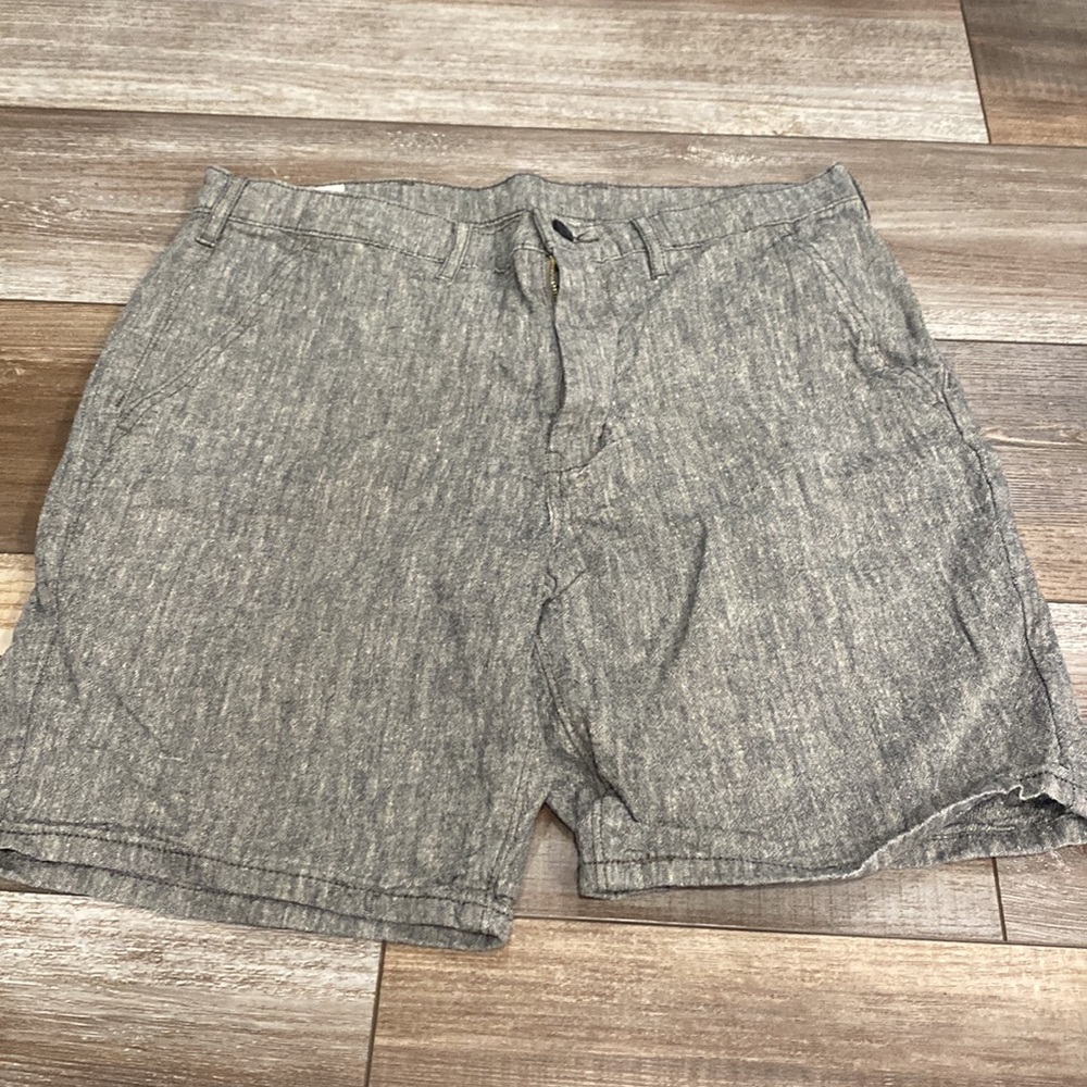 Levi shorts - Picture 2 of 3
